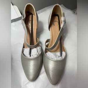 Journee Collection Silver Women's Heels
